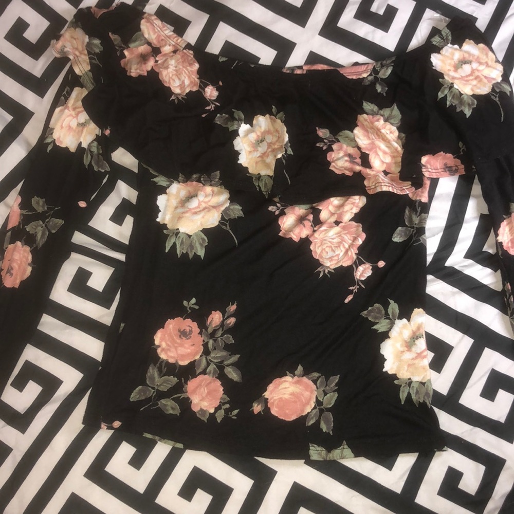 Off the shoulder long sleeve